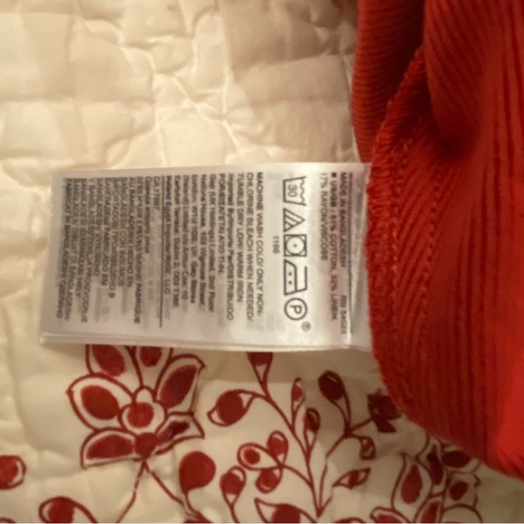 NWT Banana Republic skirt. Size 16. Colour is red orange. - Picture 4 of 4